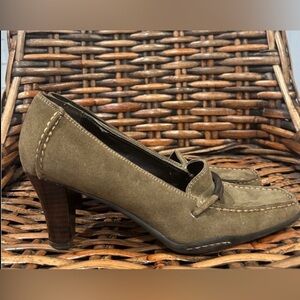 Aerosoles LUV BIRD Penny Loafers Green Suede Size 8.5 M Womens
